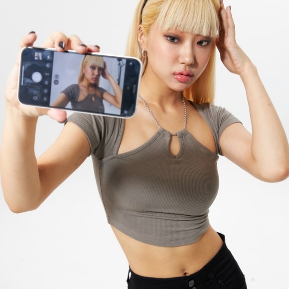 Cropped Halter Neck Chain Top - Picture 1 of 3